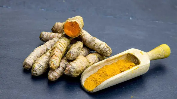 خواص زردچوبه برای خانم ها و آقایان + انواع مکمل های زردچوبه