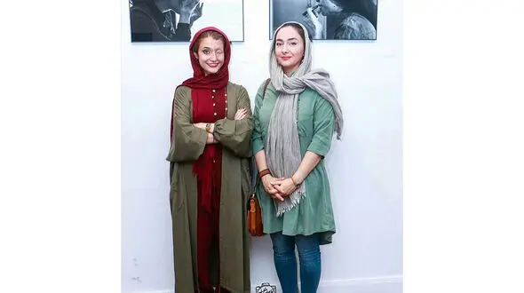 عکس یادگاری خانم بازیگر معروف در کنار دختری که قربانی اسیدپاشی شد