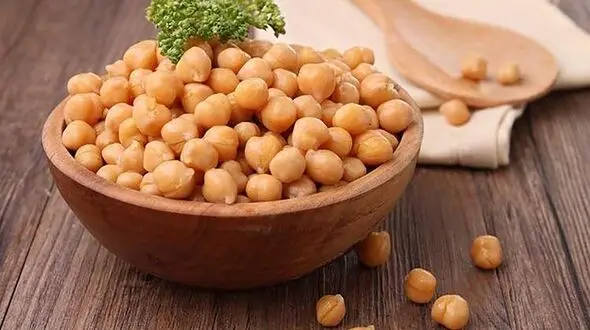 اگر شب ها گرسنه شدیم چه بخوریم تا چاق نشویم؟