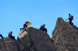 این فیلم را با نفس حبس‌ شده ببینید؛ عبور از تیغه مرگ خلنو/جایی که انسان با دیواره 500 متری می‌جنگد