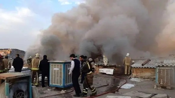 عکس / آتش سوزی بزرگ در جنوب تهران