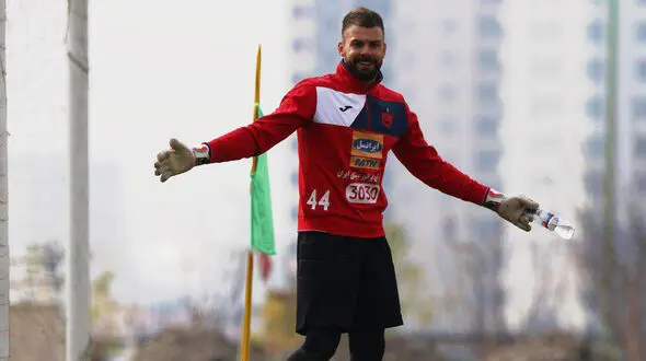 دروازه‌بان پرسپولیس ممنوع‌الخروج شد