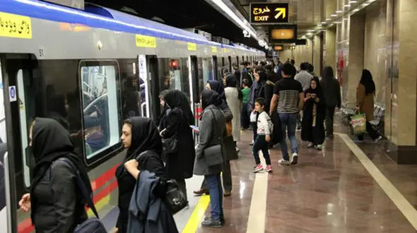 دستگیری 3 جوان سوداگر در متروی تهران 