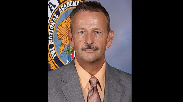  مامور پلیس دستور داشت زن و دخترش را به رییس خود بفروشد / زنم به من اعتنا نمی کند! / در امریکا فاش شد + عکس