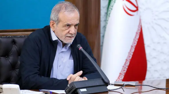 پزشکیان : دست از مدیران پروازی برداریم / از متخصصان دلسوز و بومی استانی استفاده کنیم