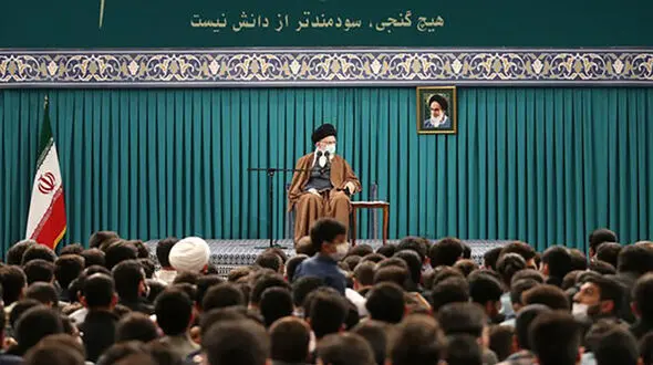 فیلم| پاسخ رهبر انقلاب به سوالی درباره وظایف یک دانشجوی مطلوب و آینده‌نگر