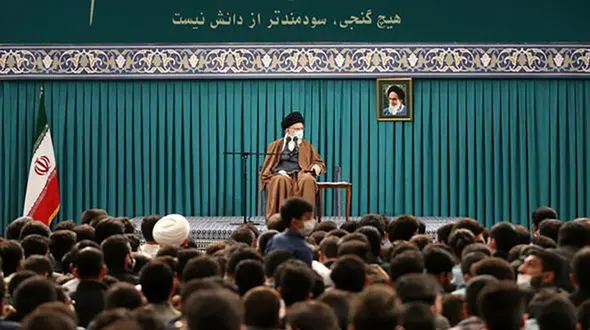 فیلم| پاسخ رهبر انقلاب به سوالی درباره وظایف یک دانشجوی مطلوب و آینده‌نگر