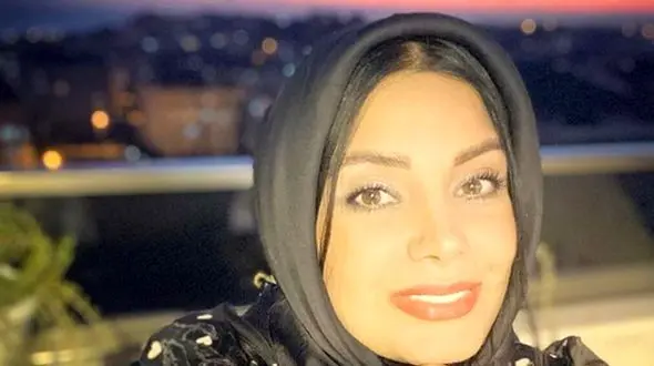 تولدبازی صبا راد و خانواده‌اش به مناسبت جشن تولد برادرزاده چشم رنگیش در رستوران با همراهی مادر شوهرش، مامان سارا+عکس