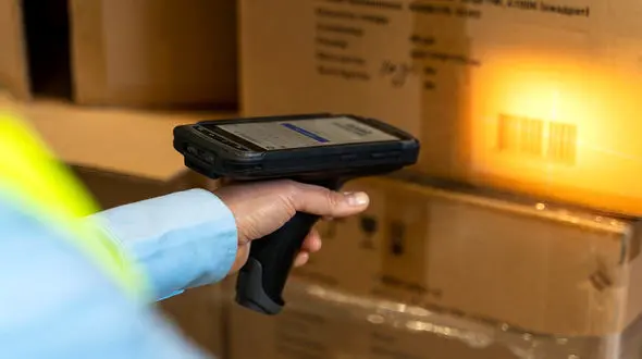 نماینده مجلس: هر چیزی که وارداتش را ممنوع کنیم، قاچاق می‌شود 