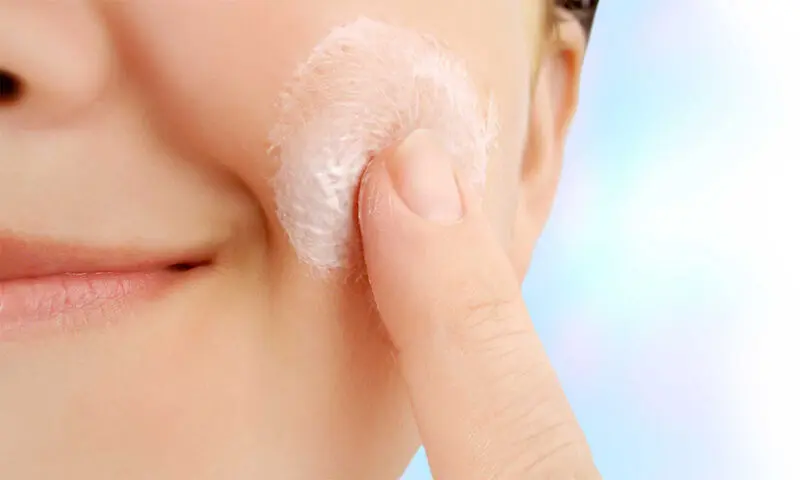 مرطوب کردن پوست