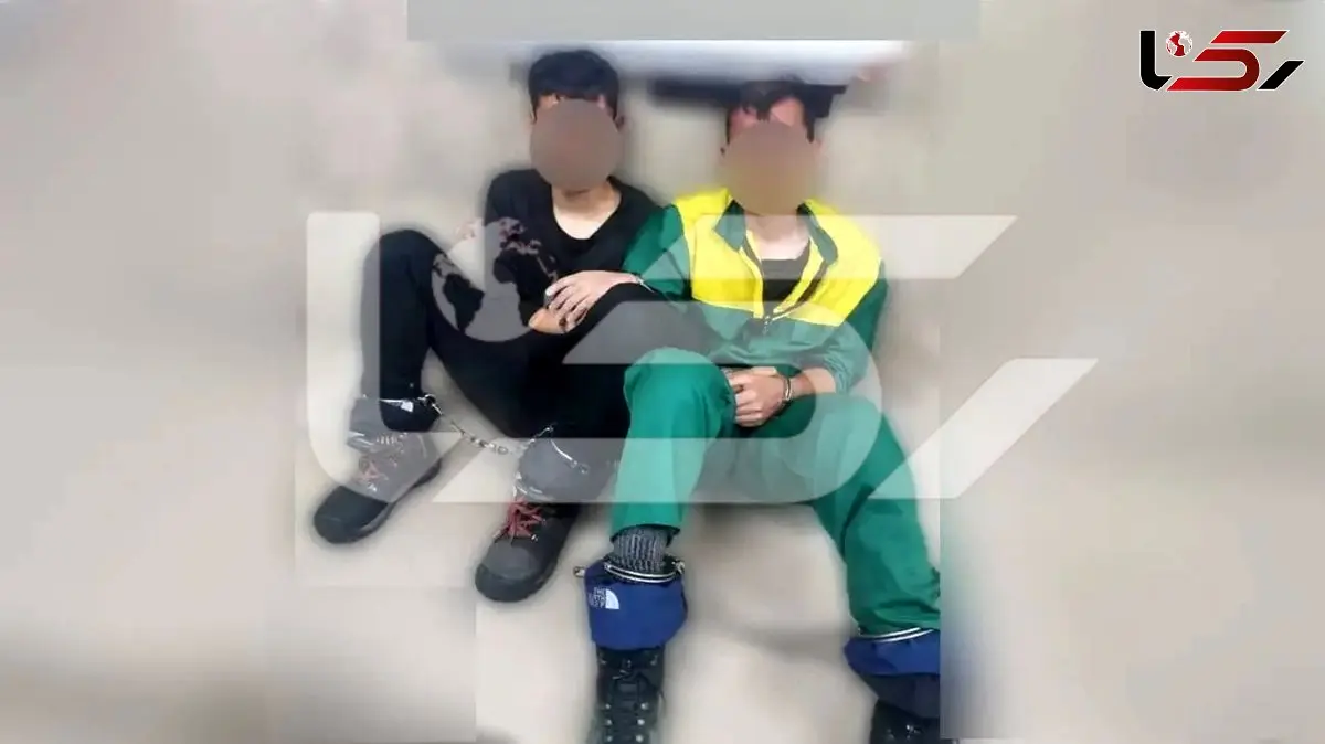 اولین عکس از عاملان سرقت از طلافروشی شهرک گلستان / قبل سرقت پیرمردی را کشتند تا با ماشینش سرقت کنند / پلیس با فنون رزمی قاتلان مسلح را زمین گیر کرد
