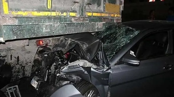 6 قربانی براثر تصادف دنا و کامیون در کرمانشاه