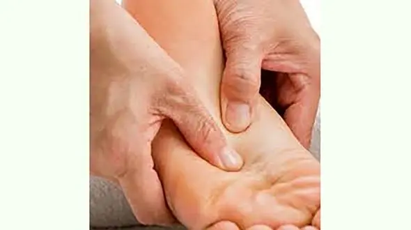 کف پا را قبل از خواب ماساژ دهید