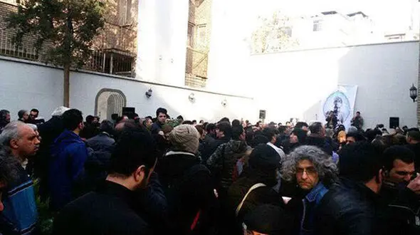 مراسم تشییع حسن جوهرچی از خانه سینما  آغاز شد+عکس