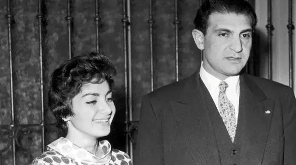 عکس سفر در زمان /  «شهناز پهلوی و پدرشوهرش» در یک مهمانی در پاریس /  سال 1339