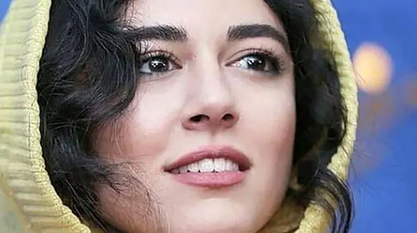 استایل سندبادی ماهور الوند با جوراب توری + عکس