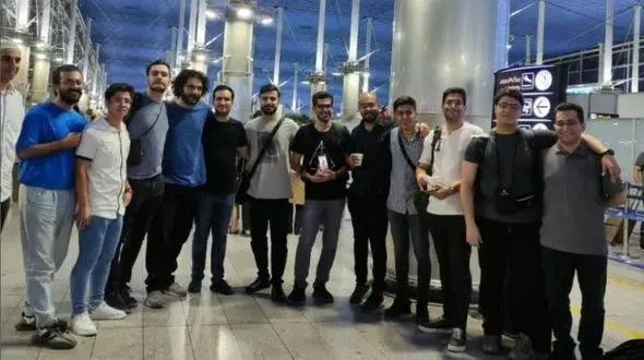  توضیح روزنامه شری» درباره عکسى که با عنوان «مهاجرت ١٣ نخبه ایرانی» وایرال شده/ وضعیت بد مهاجرت نیاز به آمارسازی ندارد