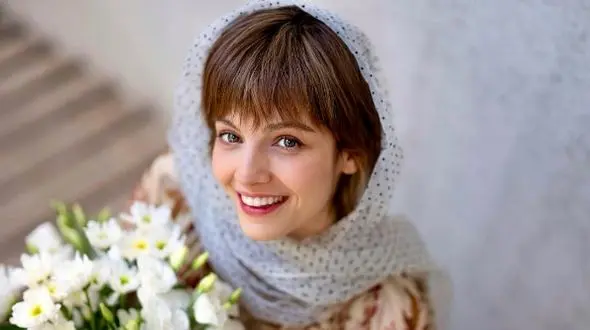 دلبری مهسا حجازی با استایل هالیوودی و لباس و رژلب قرمز