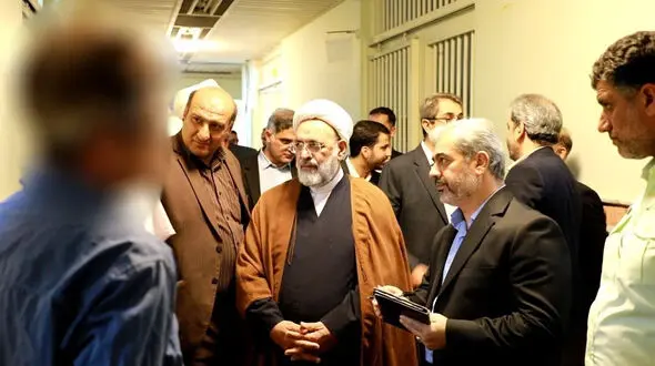 دیدار با 93 زندانی و ارفاق قانونی به 137 مددجوی واجد شرایط در بازدید مسئولان قضایی استان سمنان از اردوگاه کاردرمانی و حرفه‌آموزی