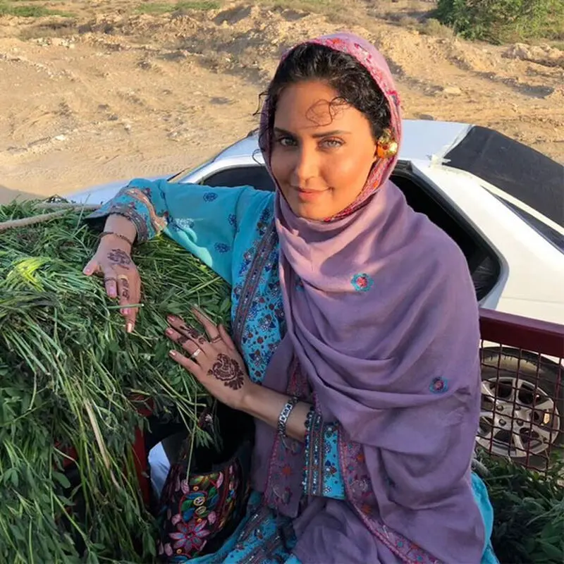 عکس Elnaz Shakerdoost با حجاب