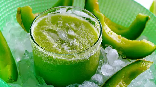 آب طالبی بهترین نوشیدنی برای پوست و مو