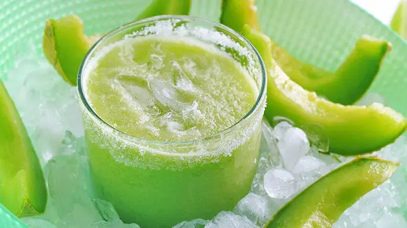 آب طالبی بهترین نوشیدنی برای پوست و مو