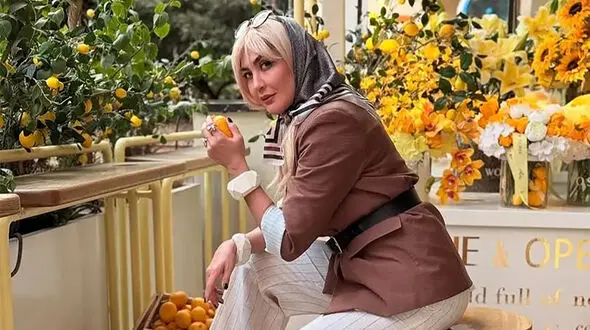 دکوراسیون خاص خانه مریم معصومی به سبک مینیمال اروپایی / از تزئین دیوار با آیینه و تابلوهای زیبا تا ترکیب رنگ سفید در تک تک اساب اثاثییه خونه خانم بازیگر