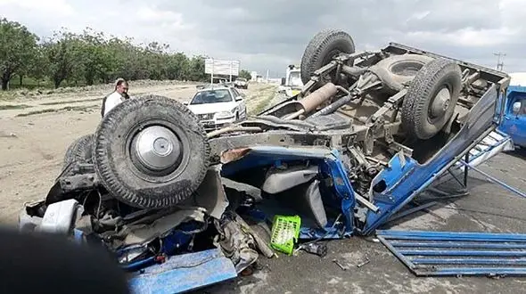 عکس های وحشتناک از له شدن 2 خودرو در ملایر / 2 تن در دم جان باختند