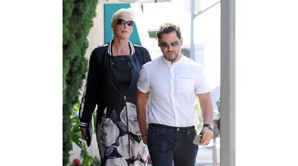 باردار شدن بلند قدترین بازیگر زن +عکس