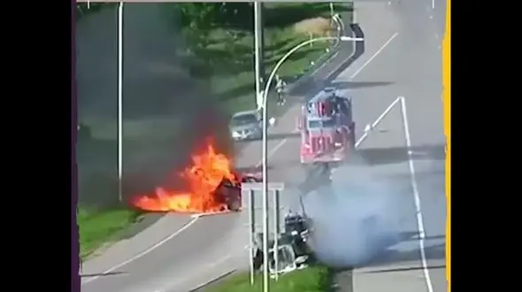 فیلم عجیب از تصادف هولناک کامیون با خودروی آمریکایی / در بزرگراه رخ داد