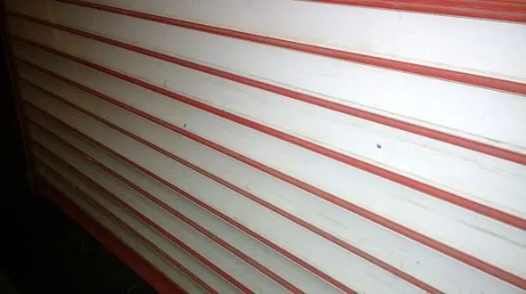 تیراندازی به مغازه پلاسکو در بازار احمد آباد آبادان +عکس