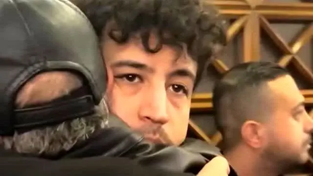 بازیگرانی که با ارسال گل تسلیت و حضور در مراسم یادبود پدر مهرداد صدیقیان باعث دلگرمی او شدند/ گلاره عباسی، پردیس پورعابدینی، رفقای سریال جان سخت و پوست شیر، امیرمحمد زند و...