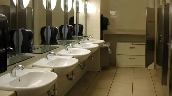 بلایی که توالت های عمومی بر سرتان می آورند!