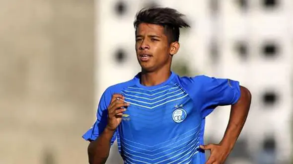 تصادف شدید، ستاره تیم استقلال را به آی سی یو  « I C U » کشاند+عکس