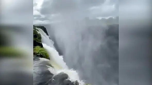 برتری آبشار ویکتوریا بر آبشار نیاگارا چیست؟+ فیلم 