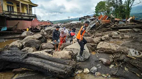 41 کشته در سیل و گدازه سرد در اندونزی  