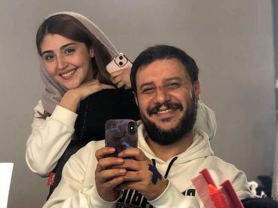 تصاویر دیدنی از پشت صحنه سریال وحشی / داوود (جواد عزتی)، رها (نگار جواهریان) و شکوفه (زهرا مددی) و دیگران
