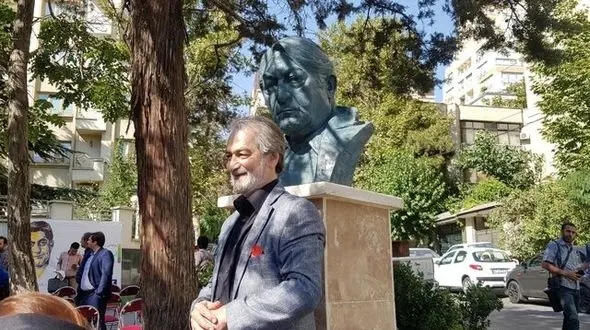 سردیس عزت‌الله انتظامی رونمایی شد / تایید هنرمند پیش از مرگ 