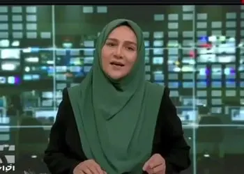 فیلم/ آوازخوانی مجری زن صداوسیما در پخش زنده
