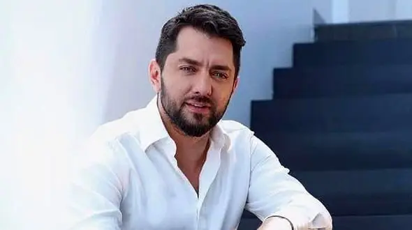 فیلم حضور بهرام رادان در مراسم داریوش مهرجویی