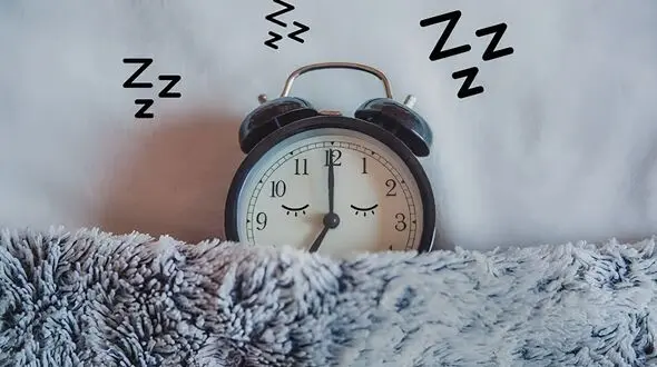 چرا بعد از کم‌ خوابی سرمان درد می‌ گیرد؟ پاسخ متخصصان