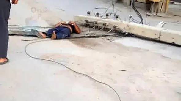 اولین کشته زلزله جنوب کشور / او زیر تیرچراغ برق له شد + عکس و فیلم