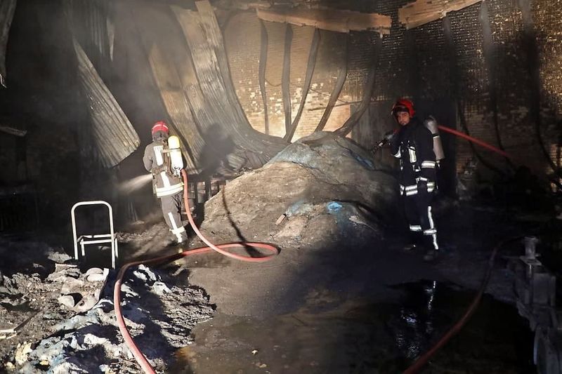 آتش سوزی هولناک در کارگاه قطعات پلاستیکی / در جاده مشهد-چناران رخ داد + عکس ها