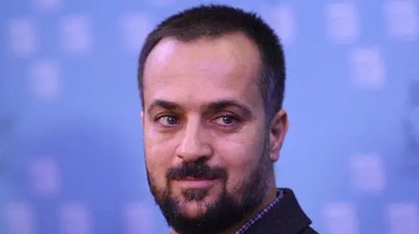 عکس/ حلقه ازدواج شیک و پر از جواهر همسر احمد مهرانفر، صفا سریال صفا باخانواده در مراسم ازدواجشان/ لباس عروس خاص و پوشیده مونا خانم در بهترین روز زندگی اش