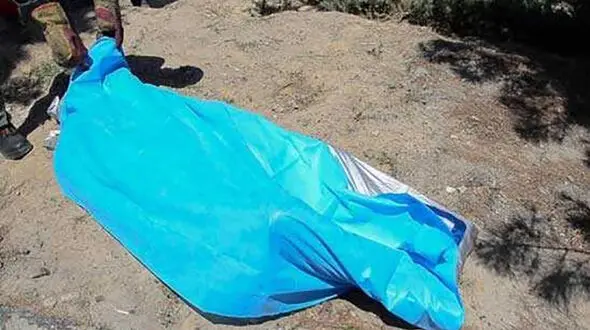 سوزاندن جسد یک مرد پس از شلیک مرگ در ساحل دریا+عکس