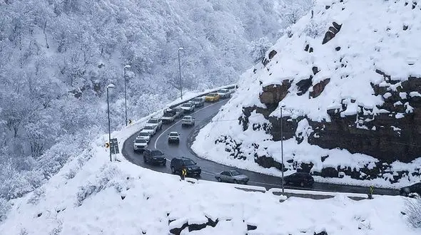 برف زمستانی مهمان کندوان / رانندگان مراقب باشند + تصاویر