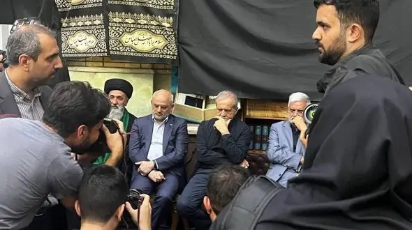 مراسم  بزرگداشت ۵۷ شهدای اقتدار ارتش با حضور رئیس جمهوربرگزار شد