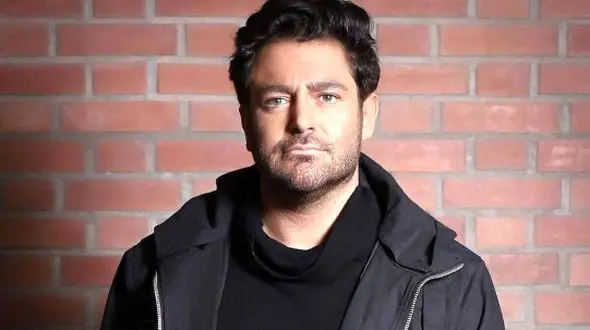 این سلفی از شما بعید بود جنابِ گلزار!