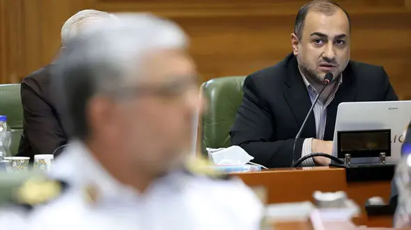 انتقاد رئیس کمیته بودجه شورای اسلامی شهر به تردد خودروهای افراد خاص در خطوط ویژه اتوبوس