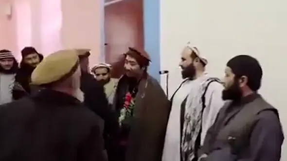 فیلم مسلمان شدن شهروند چین در افغانستان